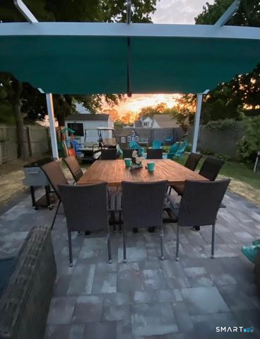 39 Middletown Avenue, Old Saybrook, CT 06475