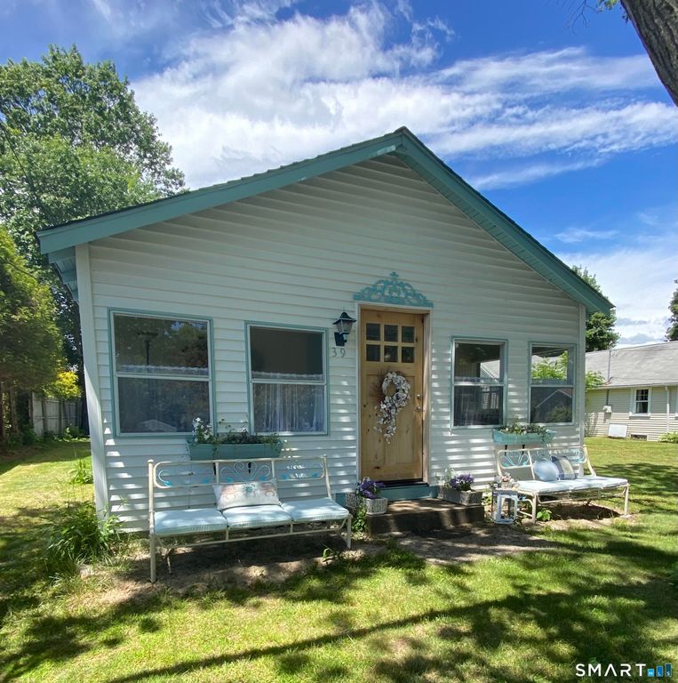 39 Middletown Avenue, Old Saybrook, CT 06475