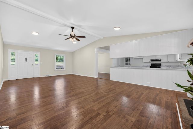 618 Racetrack Road, Woodruff, SC 29388