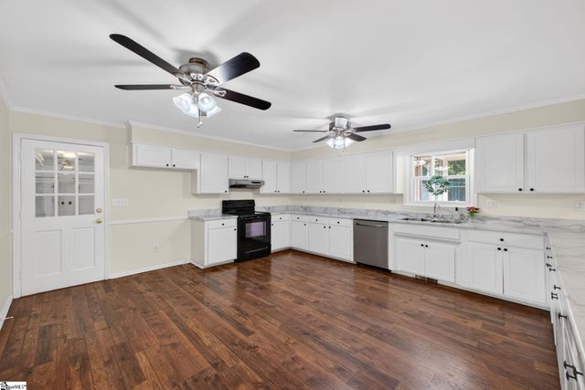 618 Racetrack Road, Woodruff, SC 29388