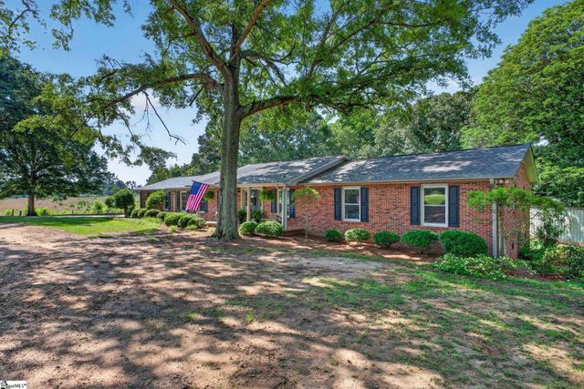 618 Racetrack Road, Woodruff, SC 29388