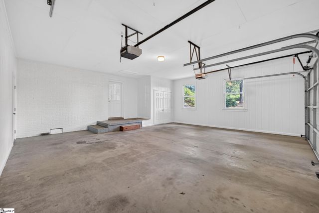 618 Racetrack Road, Woodruff, SC 29388