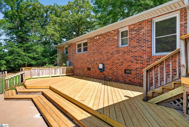 618 Racetrack Road, Woodruff, SC 29388