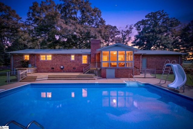 618 Racetrack Road, Woodruff, SC 29388