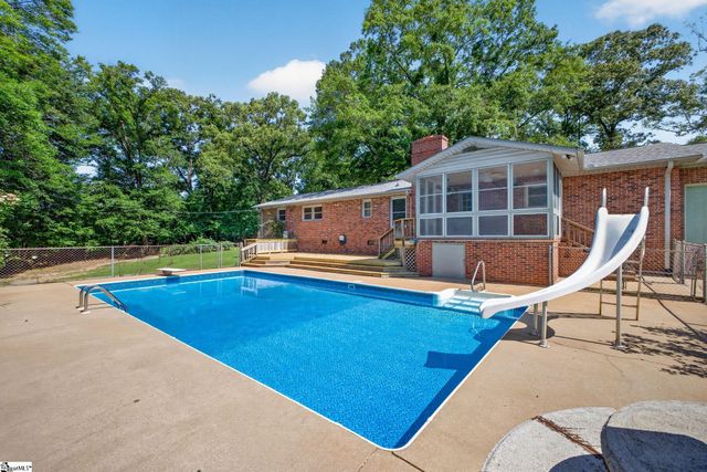 618 Racetrack Road, Woodruff, SC 29388