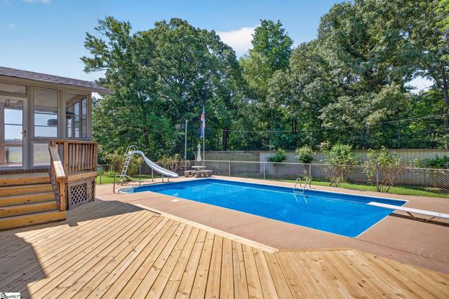 618 Racetrack Road, Woodruff, SC 29388