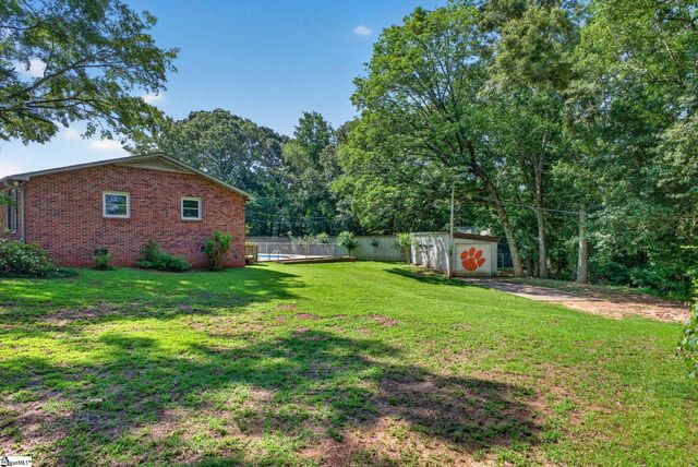 618 Racetrack Road, Woodruff, SC 29388