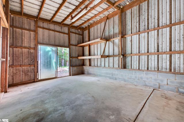 618 Racetrack Road, Woodruff, SC 29388