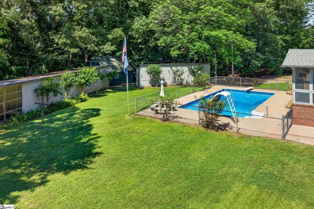 618 Racetrack Road, Woodruff, SC 29388