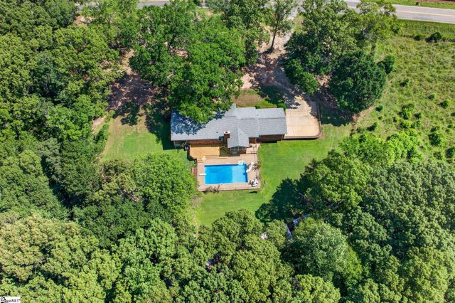 618 Racetrack Road, Woodruff, SC 29388
