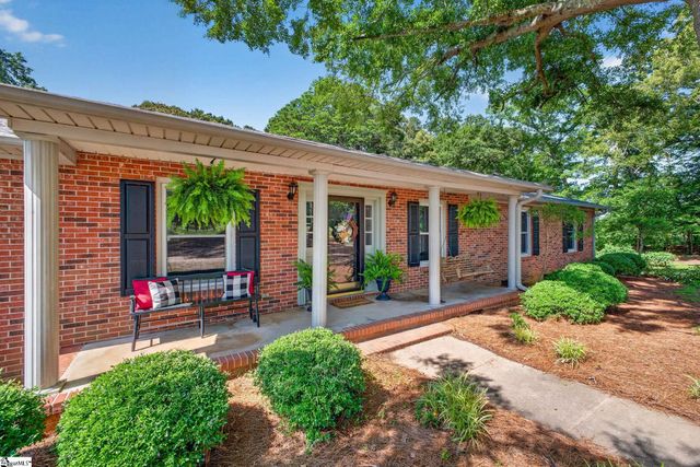 618 Racetrack Road, Woodruff, SC 29388