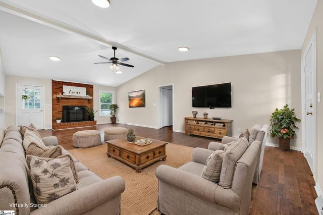618 Racetrack Road, Woodruff, SC 29388