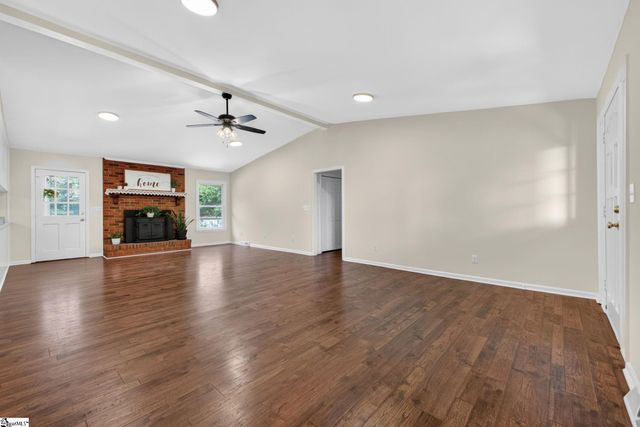 618 Racetrack Road, Woodruff, SC 29388