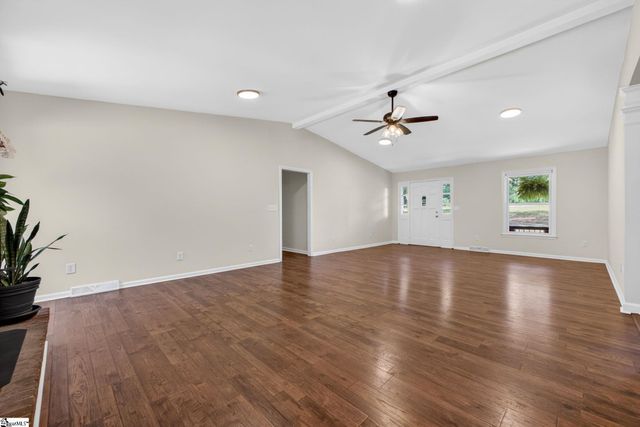 618 Racetrack Road, Woodruff, SC 29388
