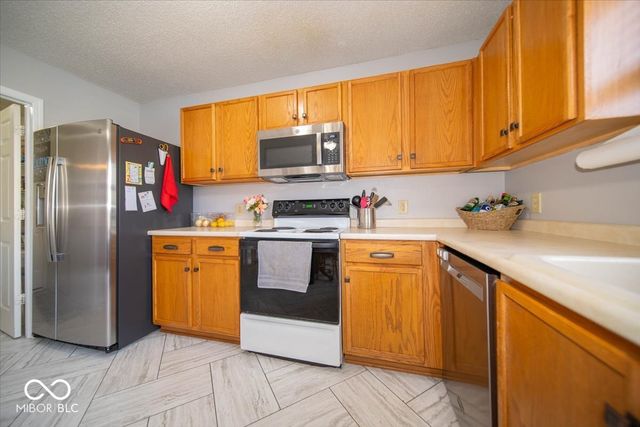 8836 Youngs Creek Lane, Indianapolis, IN 46113