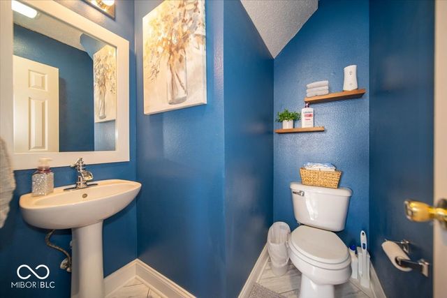 8836 Youngs Creek Lane, Indianapolis, IN 46113