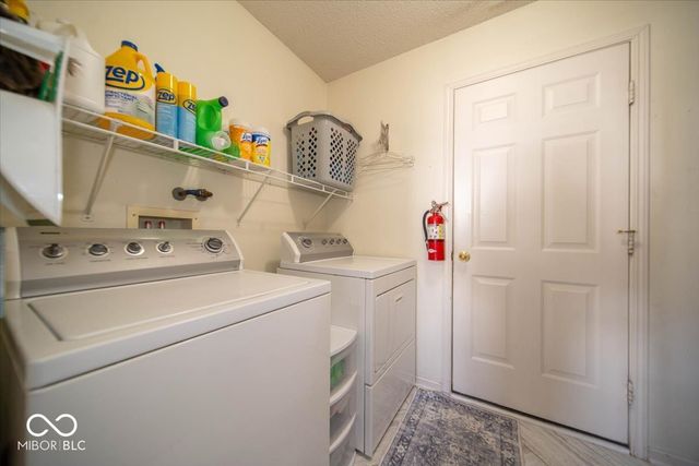 8836 Youngs Creek Lane, Indianapolis, IN 46113