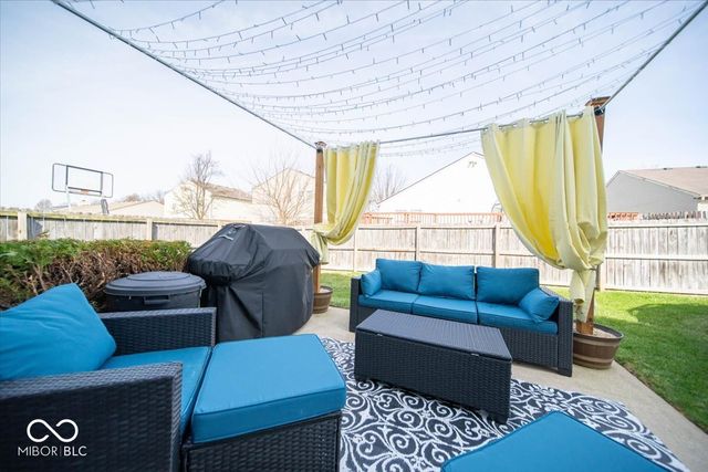 8836 Youngs Creek Lane, Indianapolis, IN 46113