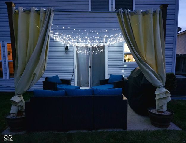 8836 Youngs Creek Lane, Indianapolis, IN 46113