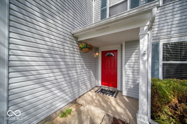 8836 Youngs Creek Lane, Indianapolis, IN 46113