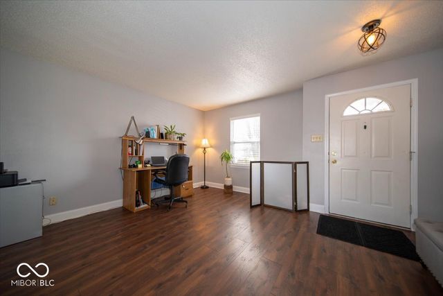 8836 Youngs Creek Lane, Indianapolis, IN 46113