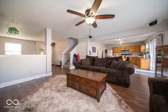 8836 Youngs Creek Lane, Indianapolis, IN 46113