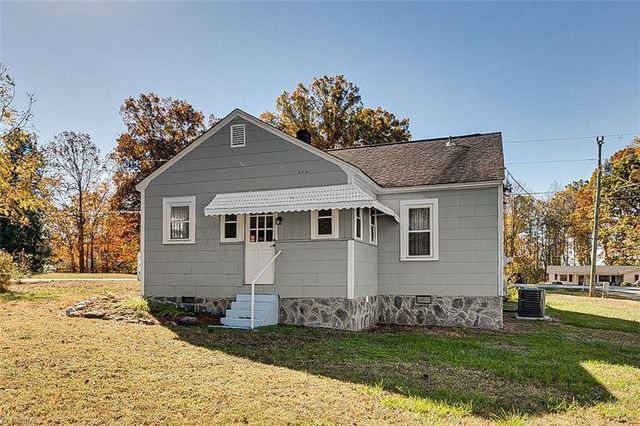 206 W Edgewood Circle, Asheboro, NC 27205