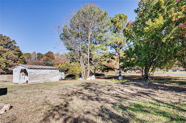 206 W Edgewood Circle, Asheboro, NC 27205
