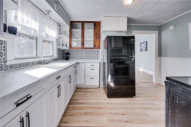 206 W Edgewood Circle, Asheboro, NC 27205