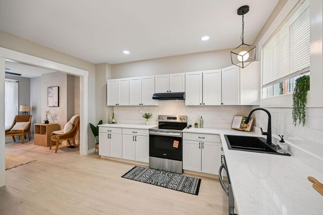 6 E BLAKE Avenue, Columbus, OH 43202