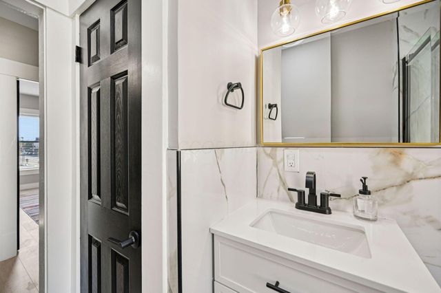 6 E BLAKE Avenue, Columbus, OH 43202