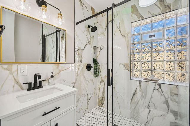 6 E BLAKE Avenue, Columbus, OH 43202