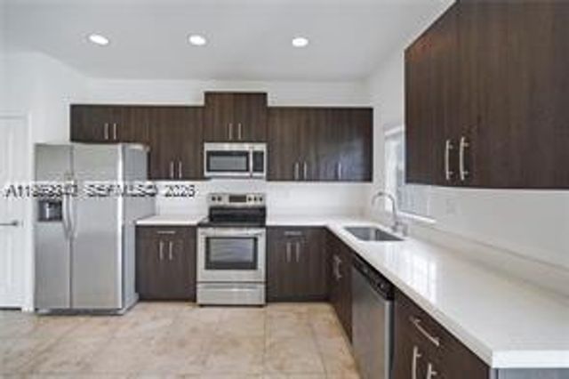 1121 NW 41st Ln, Lauderhill, FL 33313