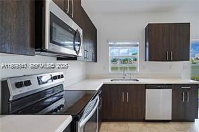 1121 NW 41st Ln, Lauderhill, FL 33313