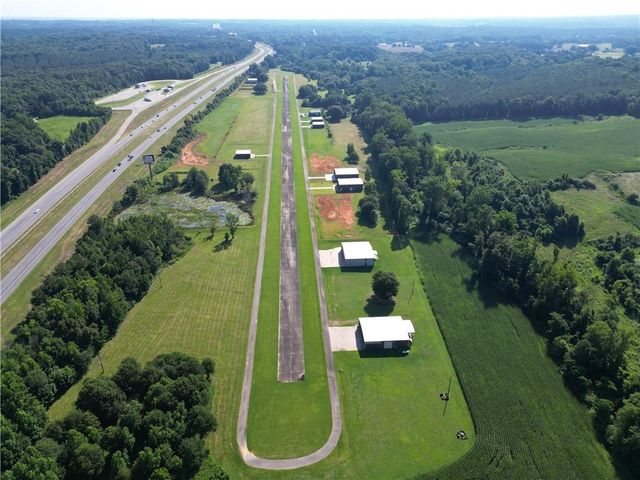 807 Sewell Road, Lavonia, GA 30553