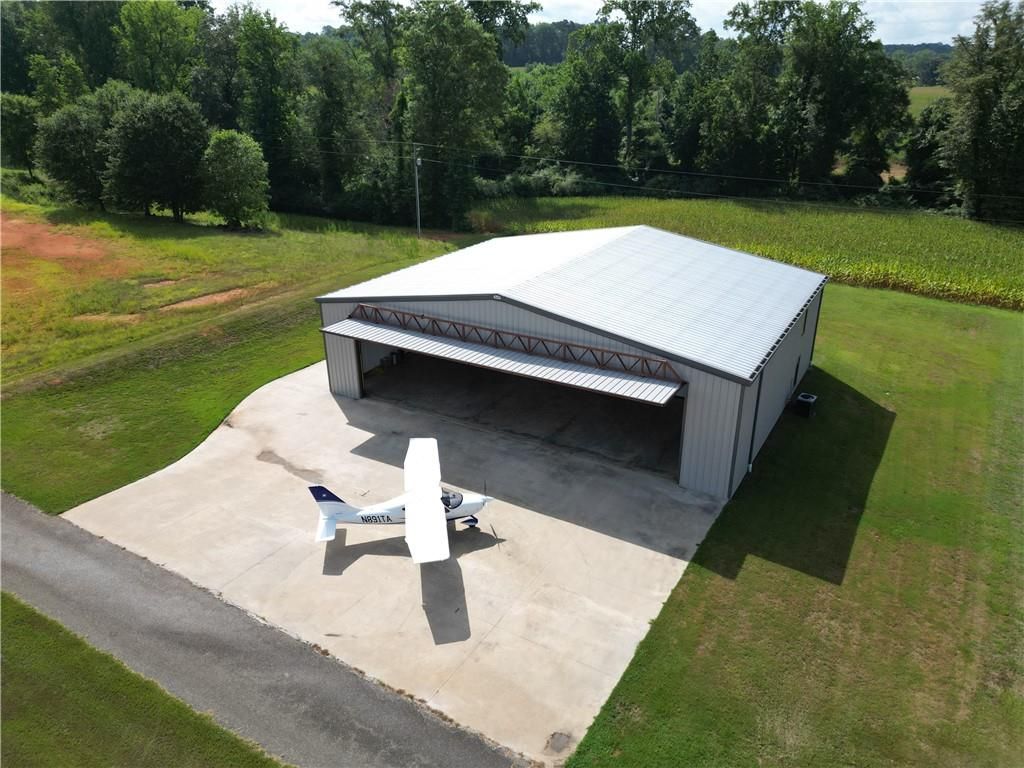 807 Sewell Road, Lavonia, GA 30553