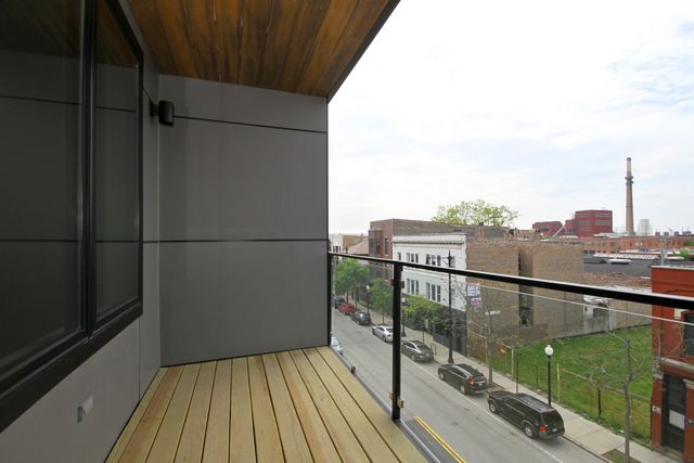 2111 S Halsted Street 201, Chicago, IL 60608