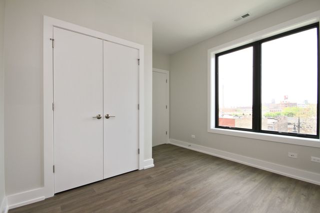 2111 S Halsted Street 201, Chicago, IL 60608