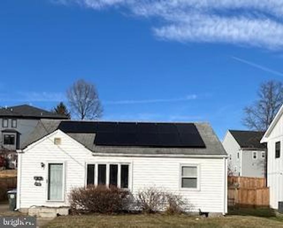 2146 PIMMIT DR, Falls Church, VA 22043