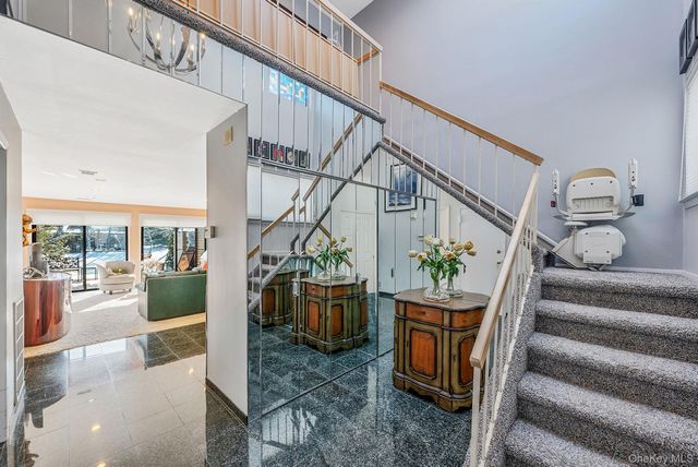 105 Northgate Circle, Melville, NY 11747