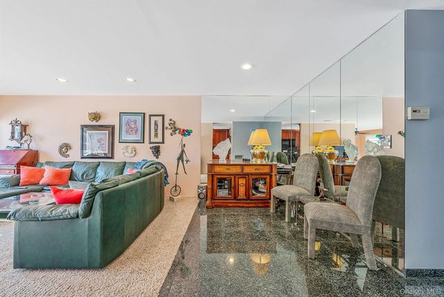 105 Northgate Circle, Melville, NY 11747