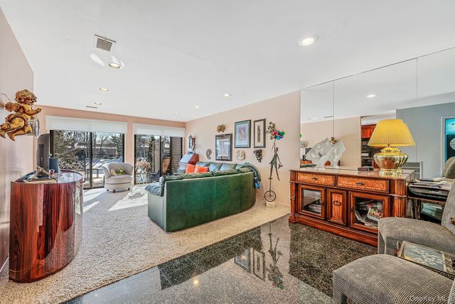 105 Northgate Circle, Melville, NY 11747