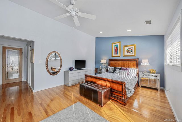 105 Northgate Circle, Melville, NY 11747