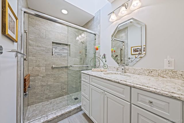 105 Northgate Circle, Melville, NY 11747