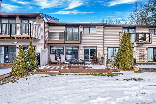 105 Northgate Circle, Melville, NY 11747