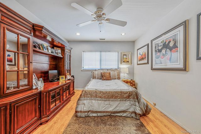 105 Northgate Circle, Melville, NY 11747