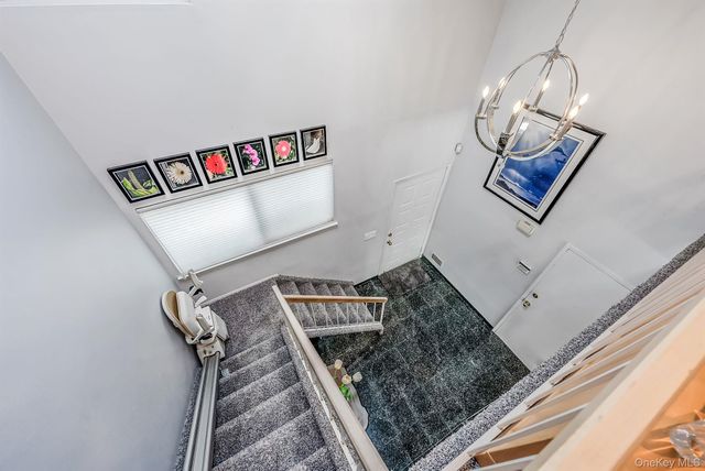 105 Northgate Circle, Melville, NY 11747