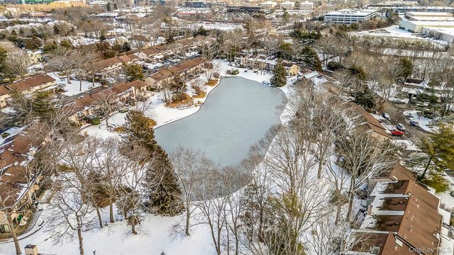 105 Northgate Circle, Melville, NY 11747