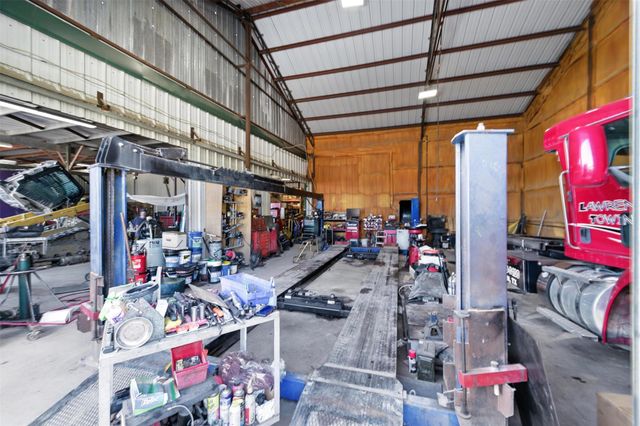 5900 Retta Mansfield Road, Burleson, TX 76028