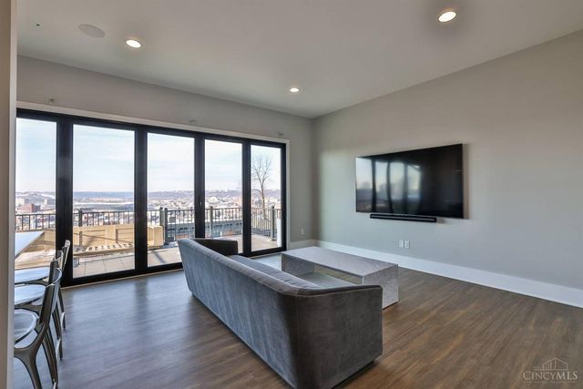 128 Goethe Street, Cincinnati, OH 45202